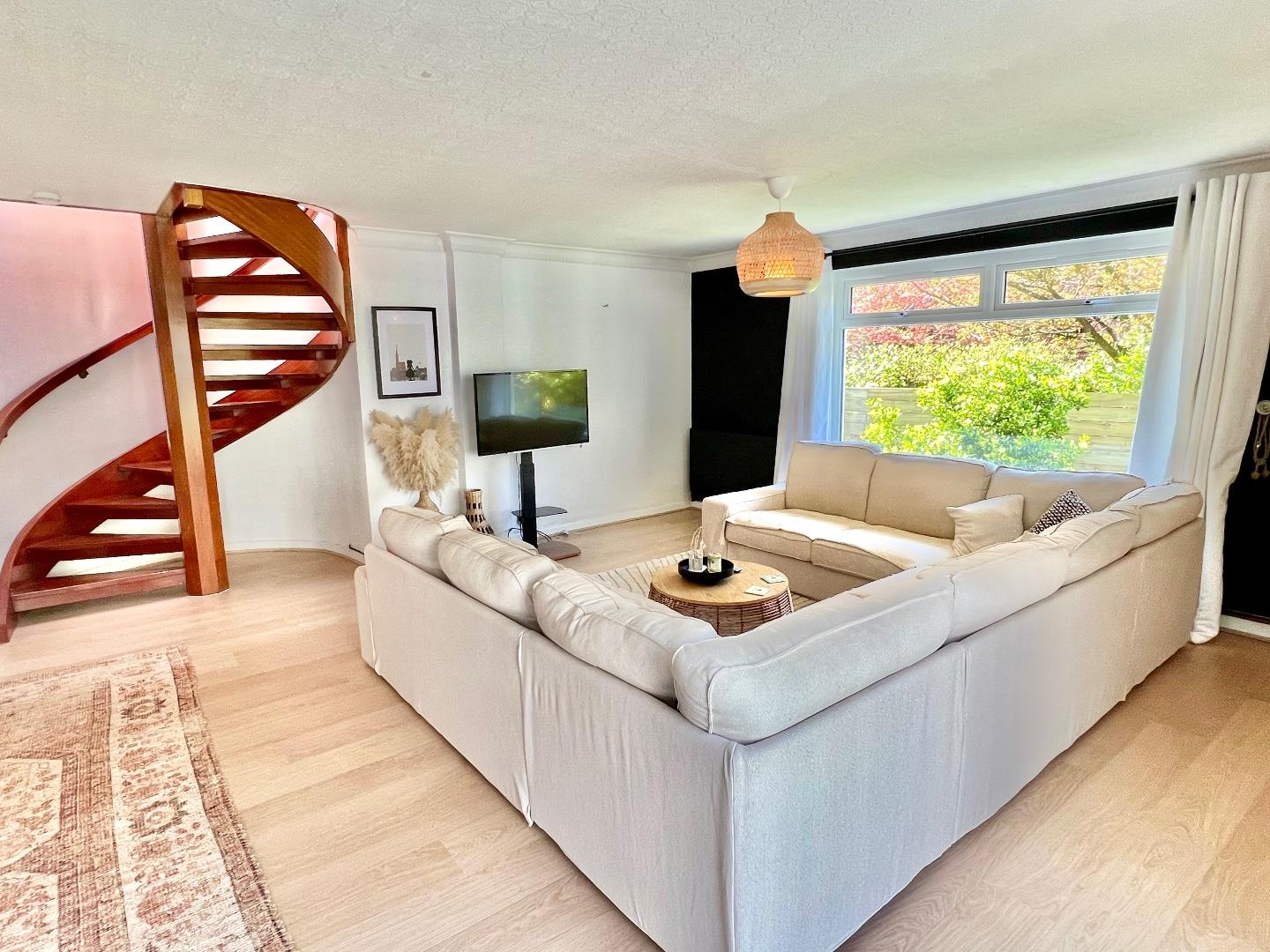 Danycoed, Blackmill, Bridgend County Borough, CF35 6ES